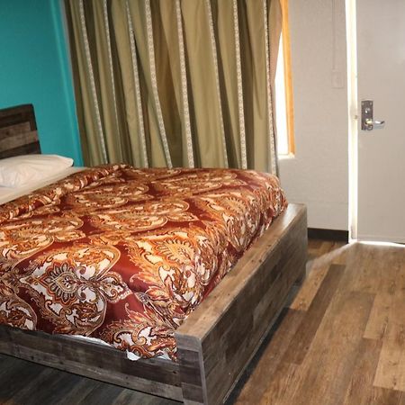 אוק לון Miami Inn & Suites מראה חיצוני תמונה