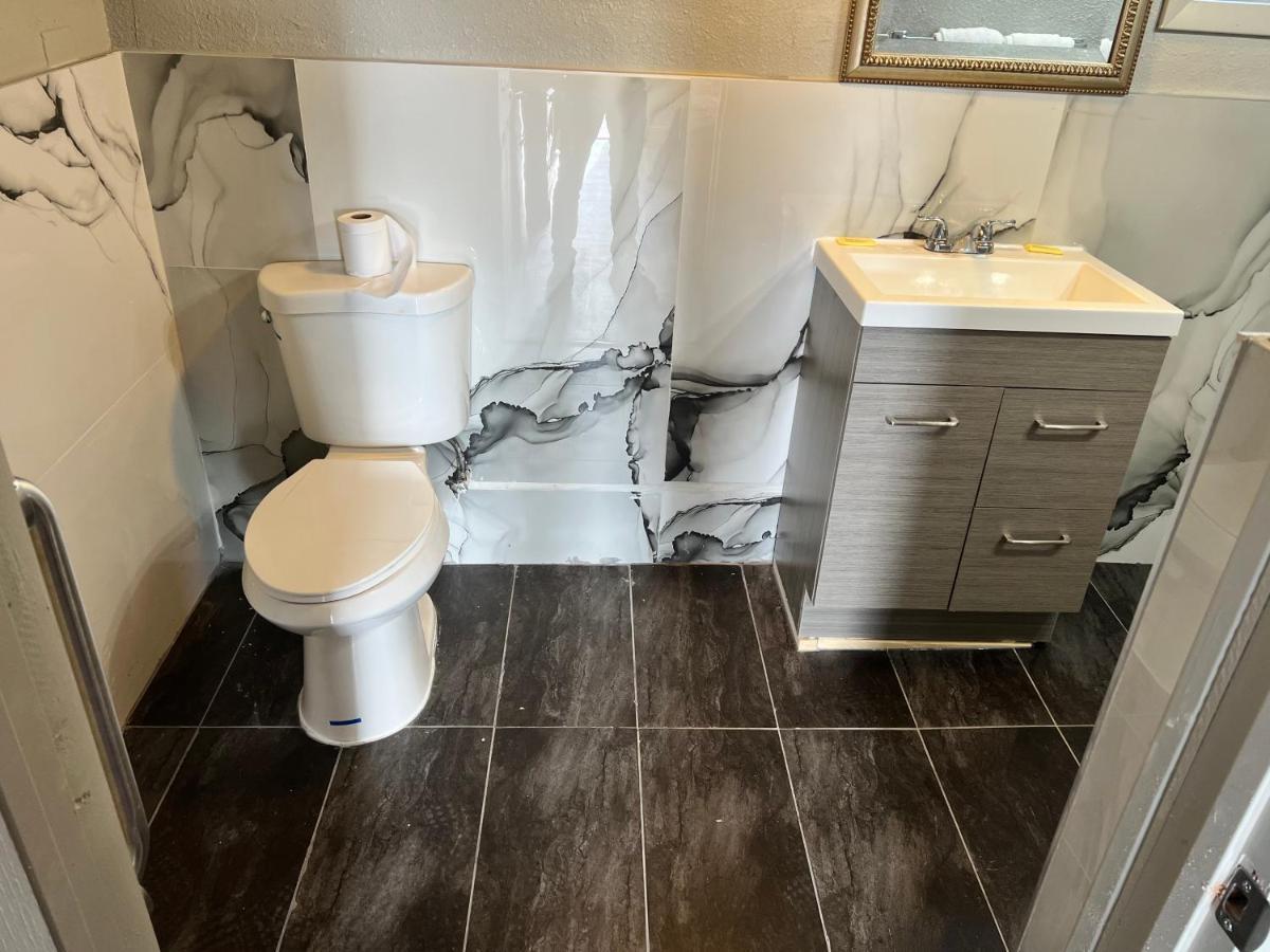 אוק לון Miami Inn & Suites מראה חיצוני תמונה