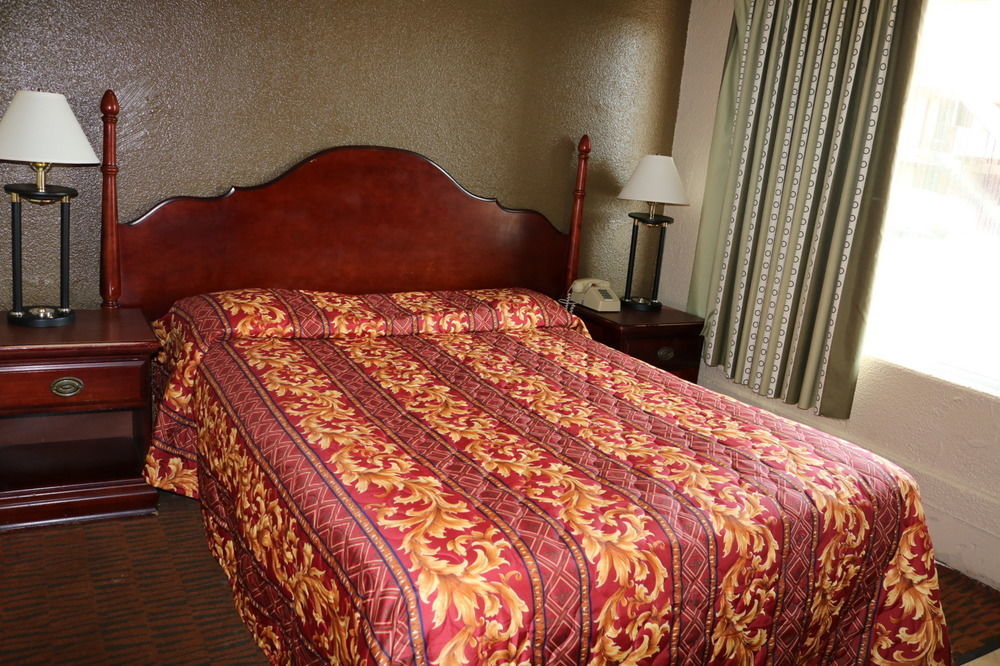 אוק לון Miami Inn & Suites מראה חיצוני תמונה