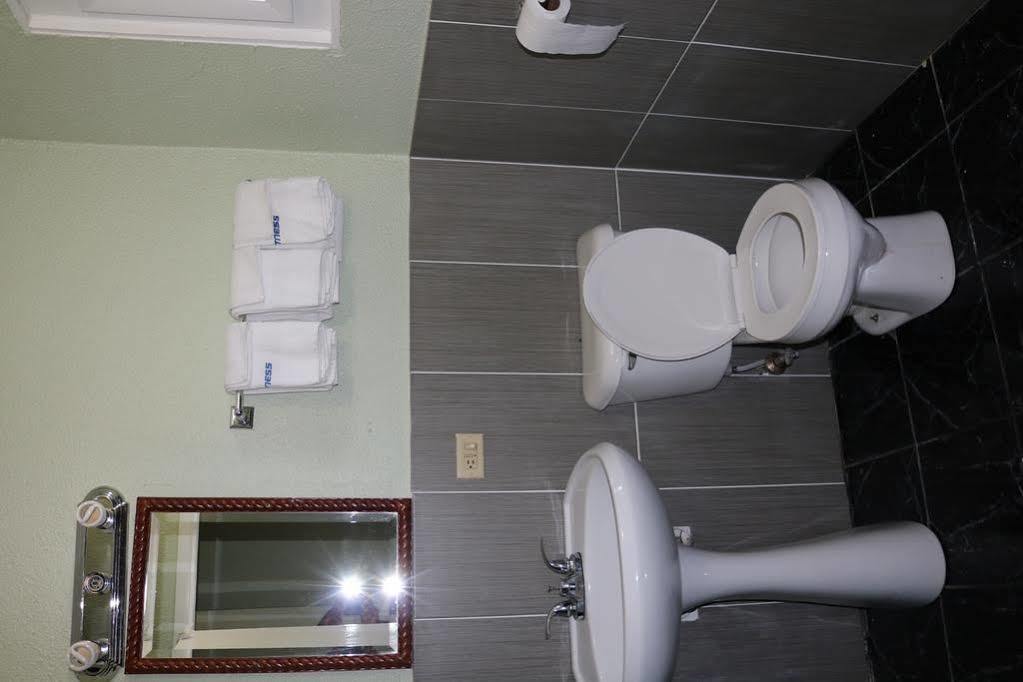 אוק לון Miami Inn & Suites מראה חיצוני תמונה