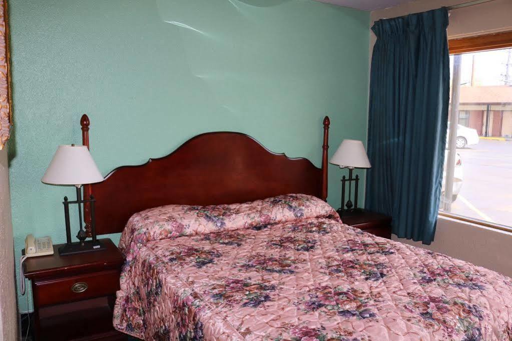 אוק לון Miami Inn & Suites מראה חיצוני תמונה